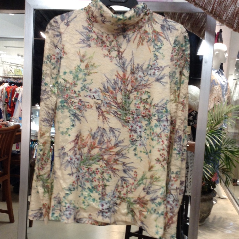 Antique white floral top